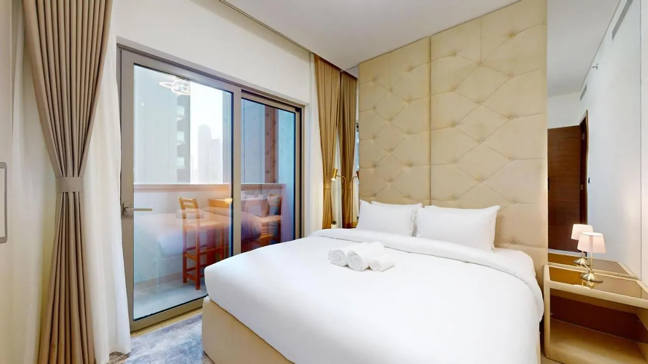 Creek Vistas Reserve - Modern One Bedroom Dubai Apartment